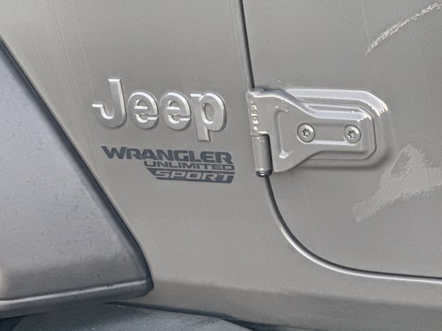 Used 2019 Jeep Wrangler Unlimited Sport S AWD/4WD image 3