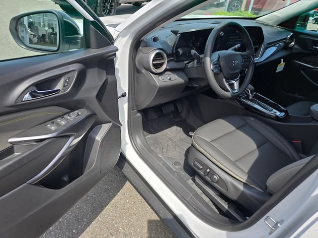 New 2026 Chevrolet Trax ACTIV FWD image 19