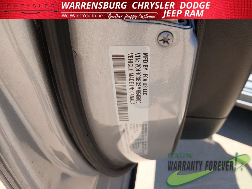 Used 2021 Chrysler Pacifica Touring-L w/ Uconnect Theater Family Group AWD/4WD image 11