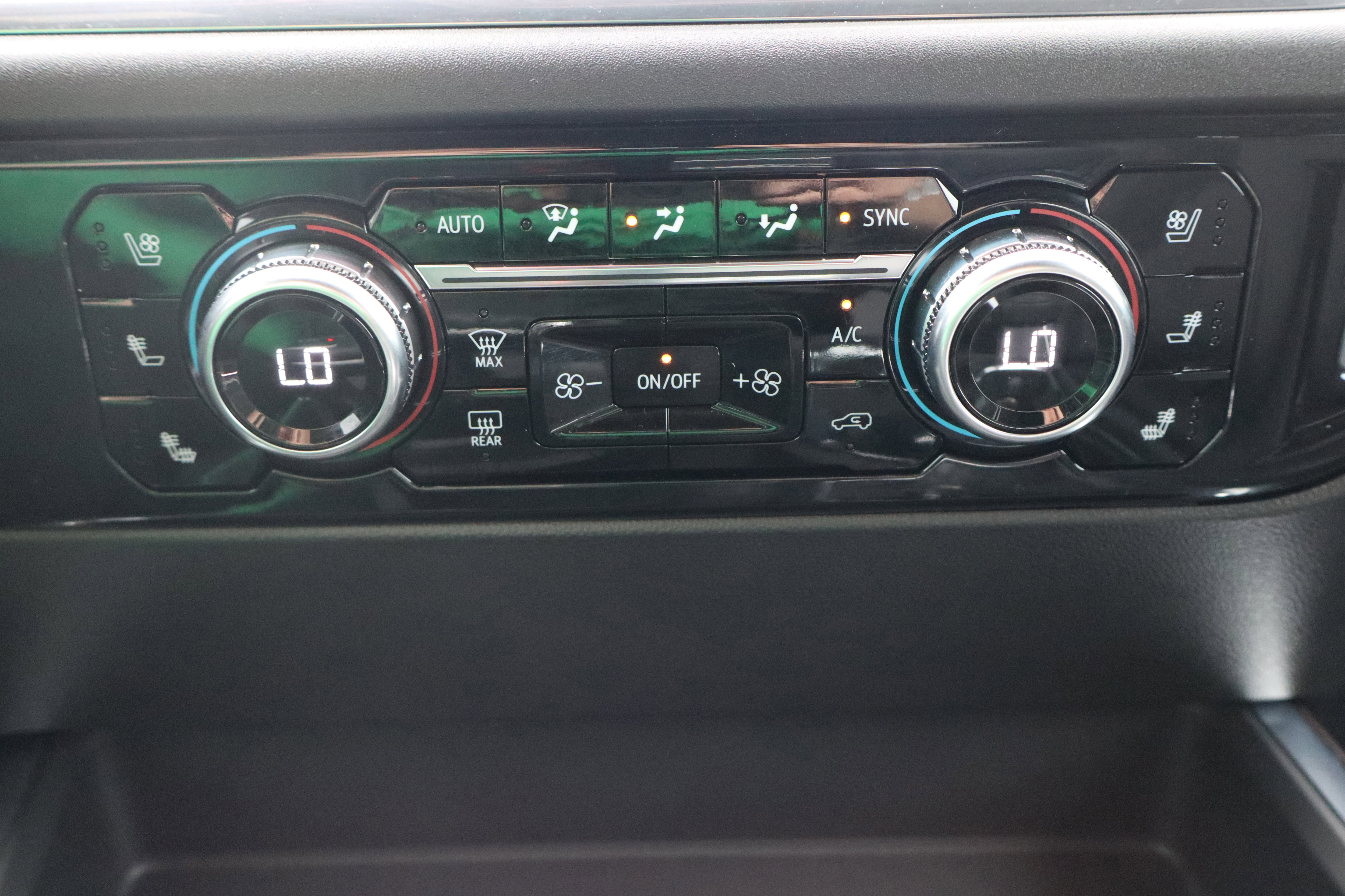 Used 2024 GMC Sierra 1500 SLT w/ SLT Convenience Package image 20