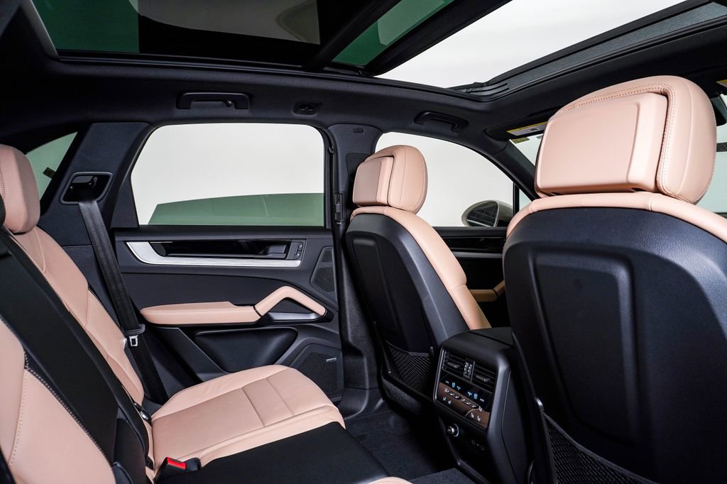 New 2026 Porsche Cayenne image 16