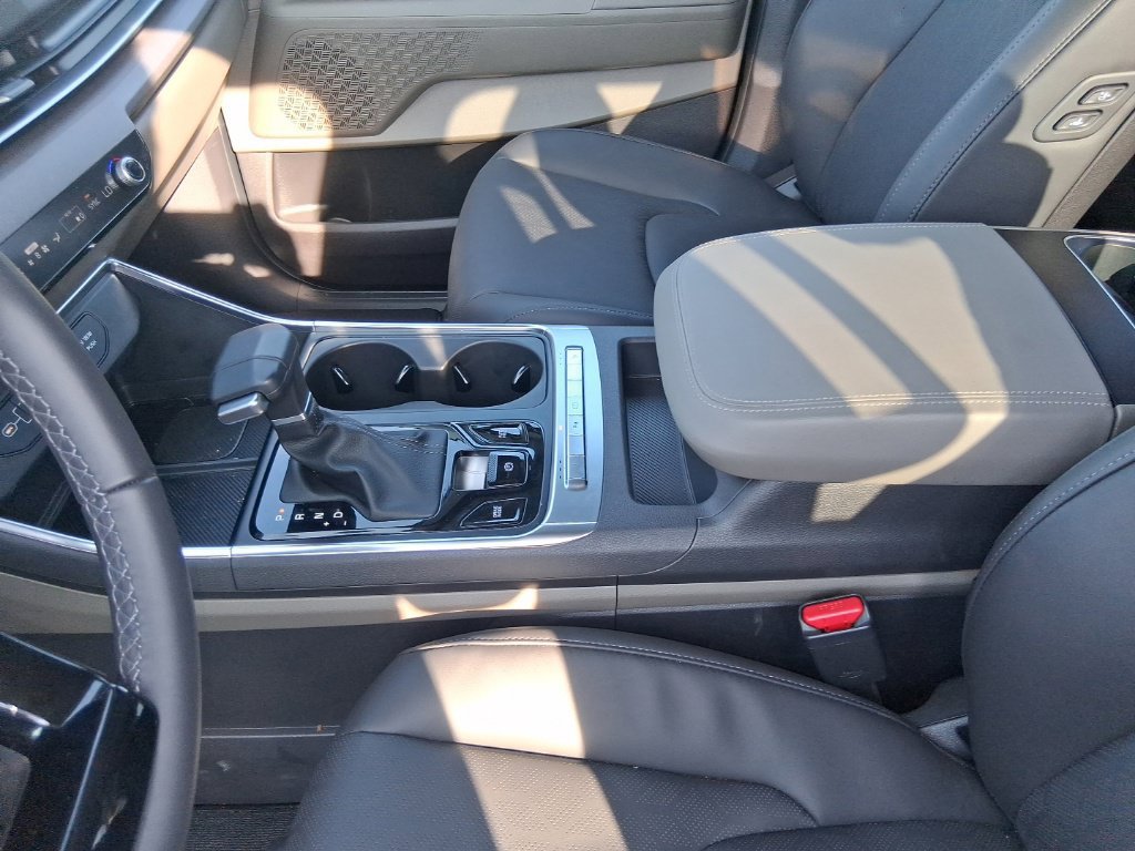 Certified 2026 Kia Carnival EX FWD image 13