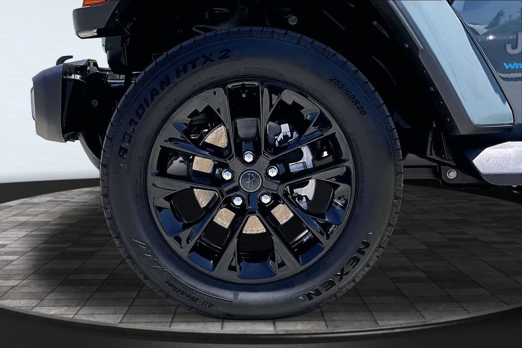Used 2025 Jeep Wrangler Unlimited Sahara AWD/4WD image 32