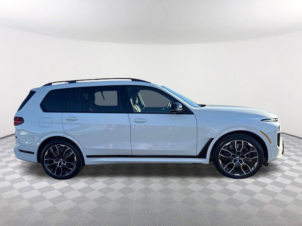 New 2026 BMW X7 M60i image 4