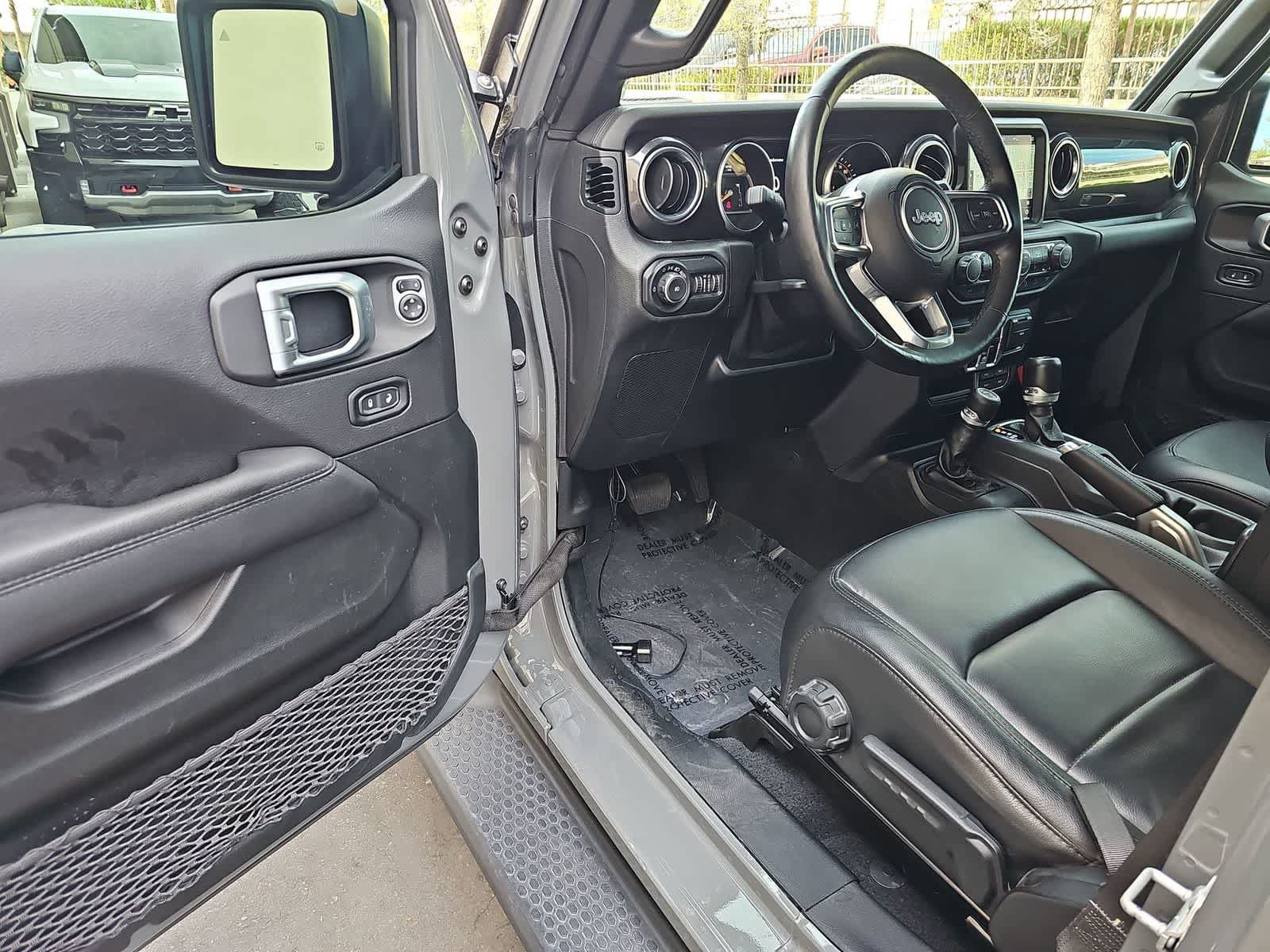 Used 2020 Jeep Wrangler Unlimited Sahara AWD/4WD image 10