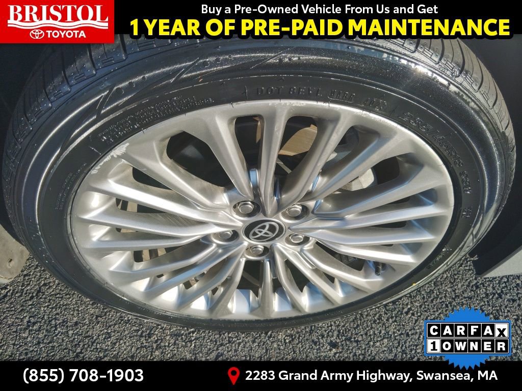 Used 2021 Toyota Avalon Limited image 10
