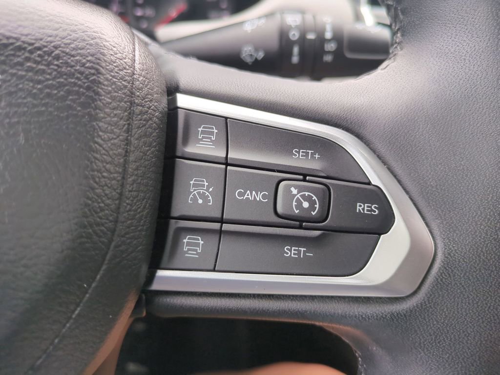 Used 2025 Jeep Compass Limited AWD/4WD image 21