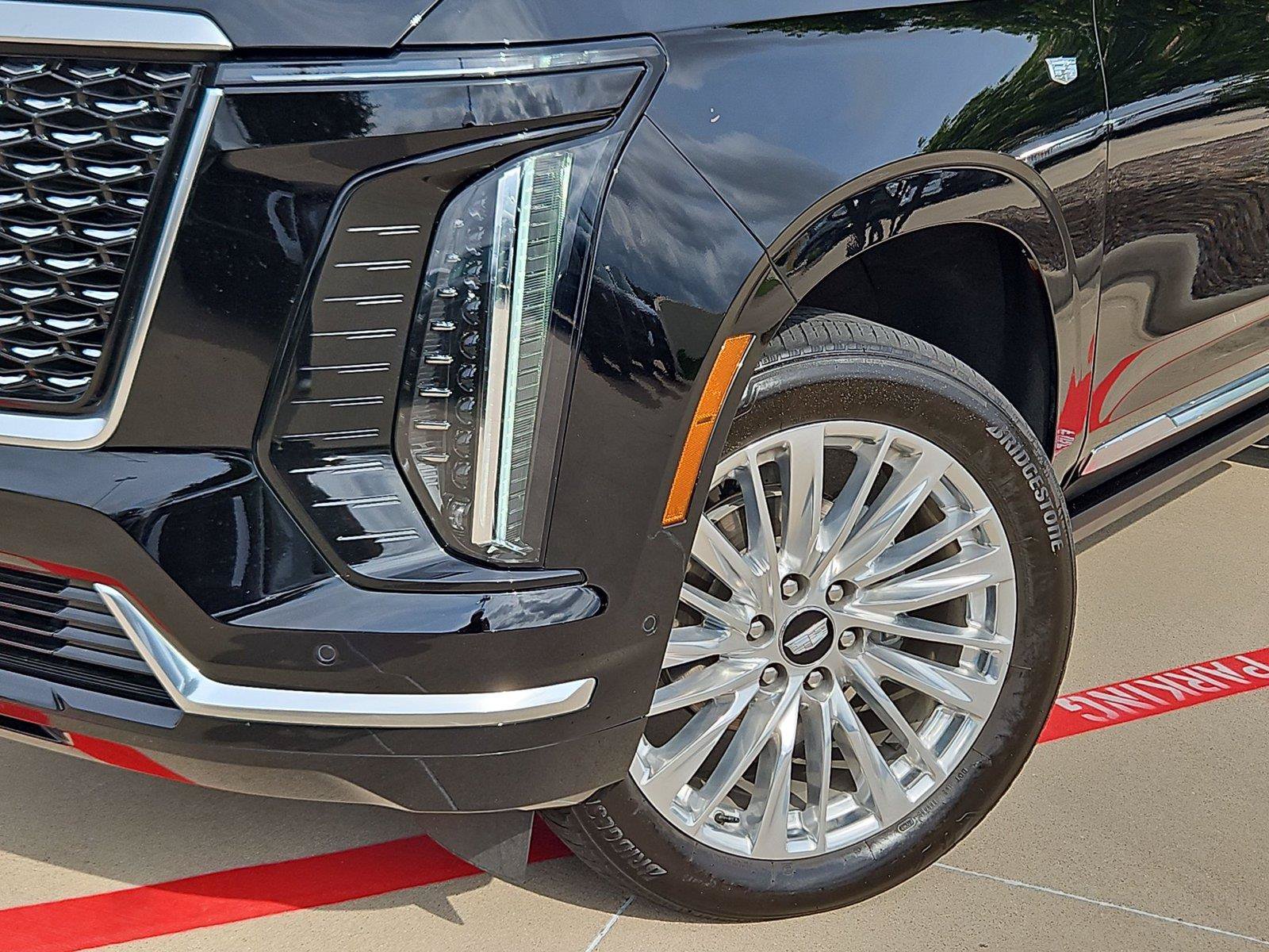 Certified 2026 Cadillac Escalade Luxury AWD/4WD image 7