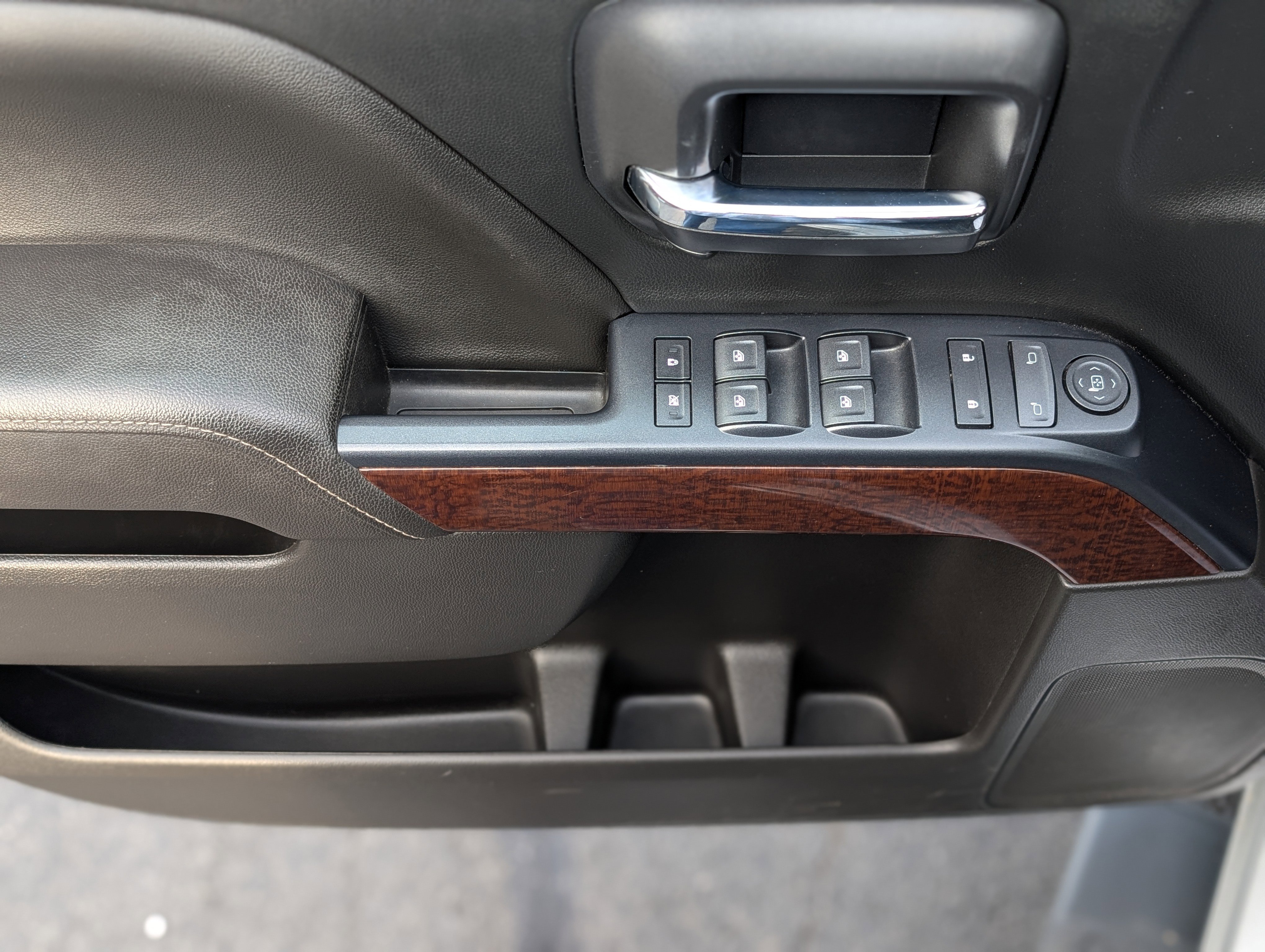 Used 2018 GMC Sierra 1500 SLE w/ SLE Value Package image 28