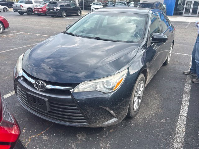 Used 2015 Toyota Camry LE FWD image 2