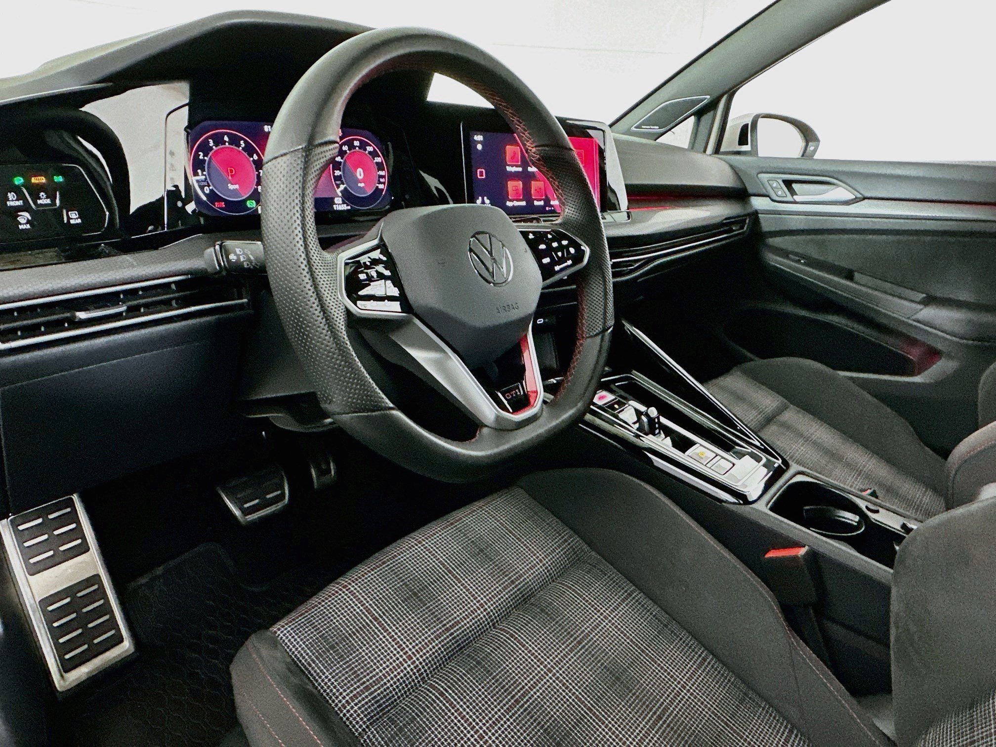 Used 2024 Volkswagen GTI SE FWD image 7