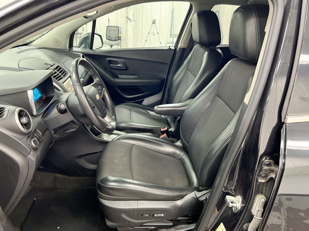 Used 2016 Chevrolet Trax LT w/ LT Convenience Package FWD image 19