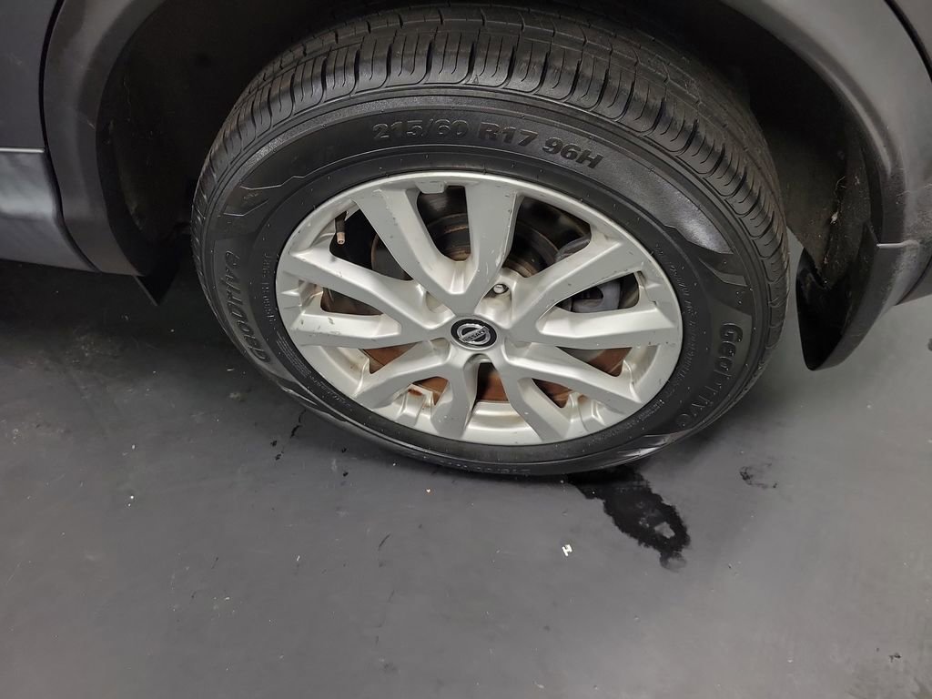 Used 2020 Nissan Rogue Sport SV w/ Technology Package image 11