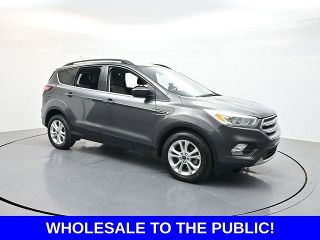 Used 2017 Ford Escape SE w/ Equipment Group 201A FWD image 1