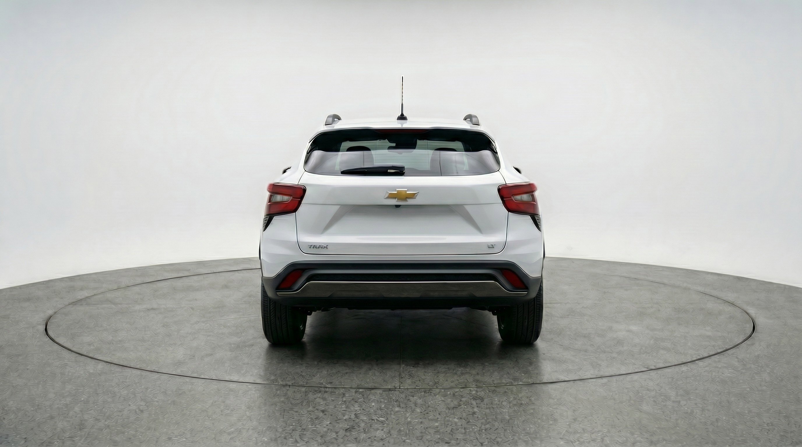 Used 2025 Chevrolet Trax LT FWD image 7
