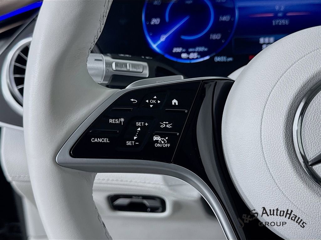 Used 2023 Mercedes-Benz EQS 580 4MATIC SUV image 13
