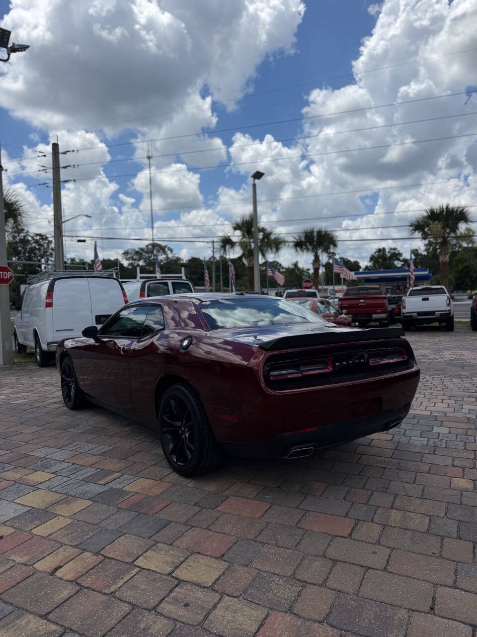 Used 2017 Dodge Challenger SXT w/ Blacktop Package RWD image 11
