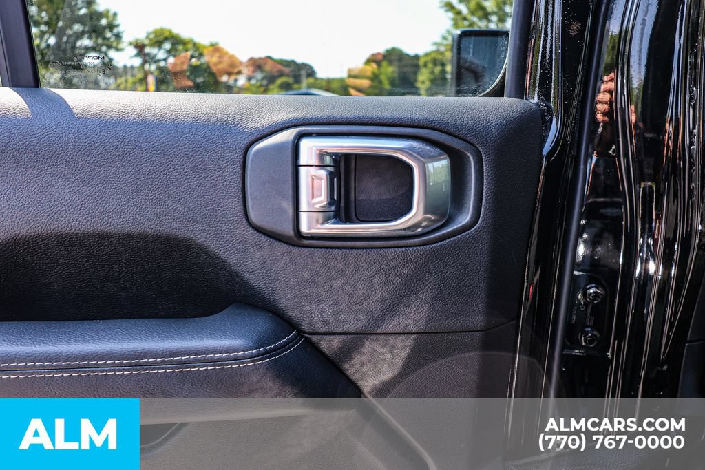 Used 2023 Jeep Wrangler Unlimited Sahara w/ Cold Weather Group AWD/4WD image 48