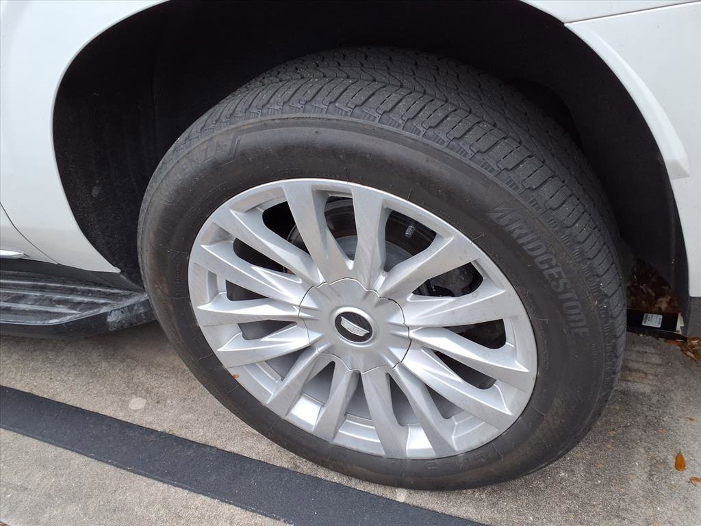 Certified 2024 Cadillac Escalade ESV Luxury image 11