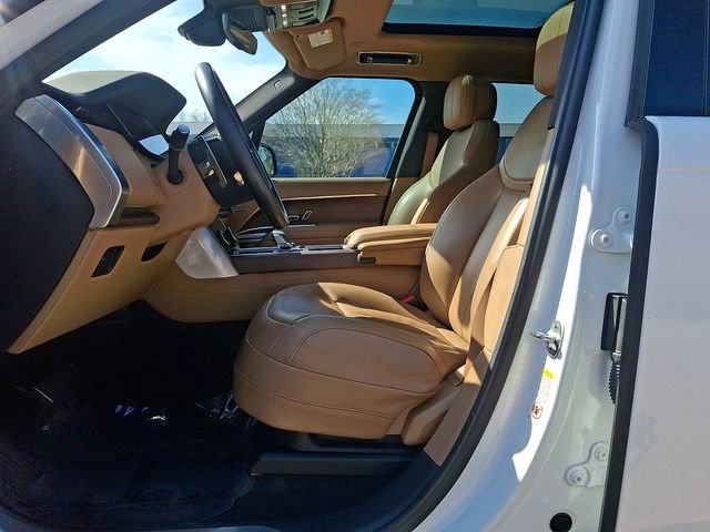 Used 2023 Land Rover Range Rover Long Wheelbase SE AWD/4WD image 15