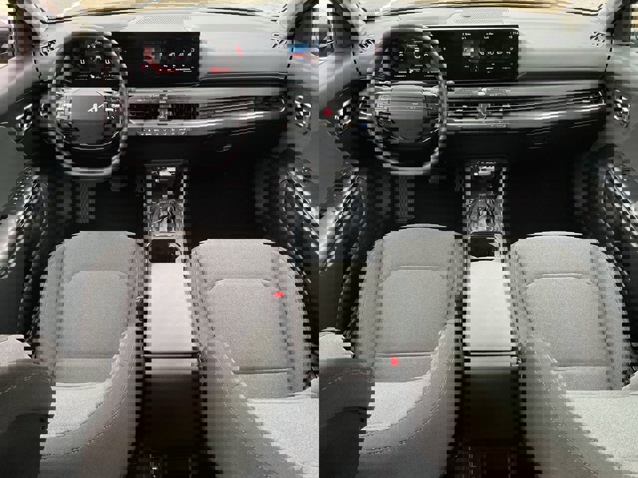 Used 2025 Kia K4 LXS image 19