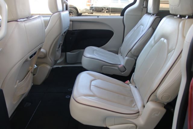 Used 2020 Chrysler Pacifica Limited FWD image 9