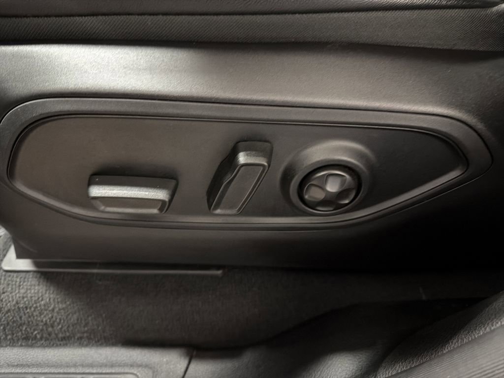 Used 2024 Jeep Grand Cherokee Limited image 7