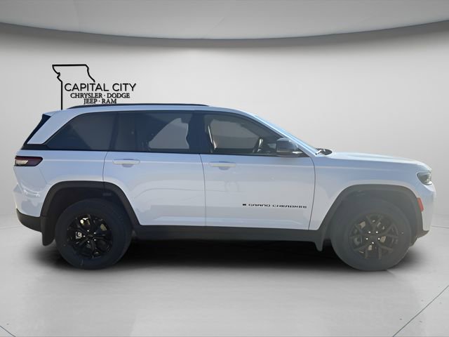 New 2026 Jeep Grand Cherokee Altitude image 10
