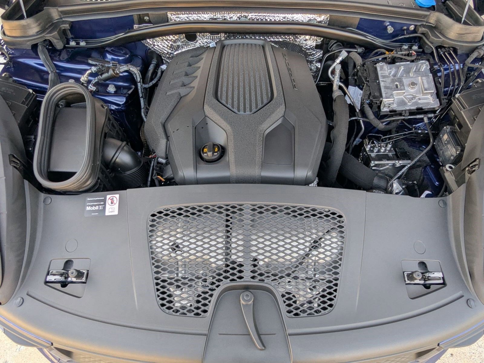 New 2026 Porsche Macan image 28