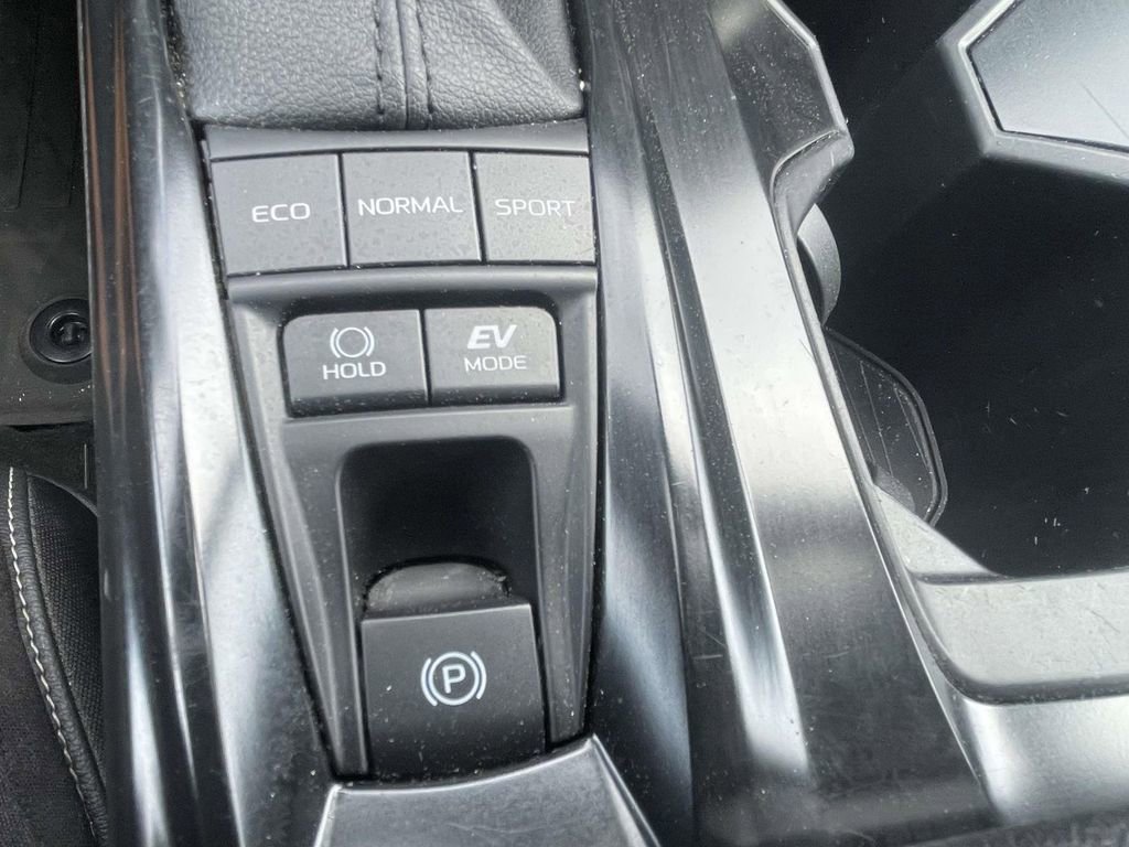 Used 2025 Toyota Camry SE w/ Multimedia Upgrade Package FWD image 64