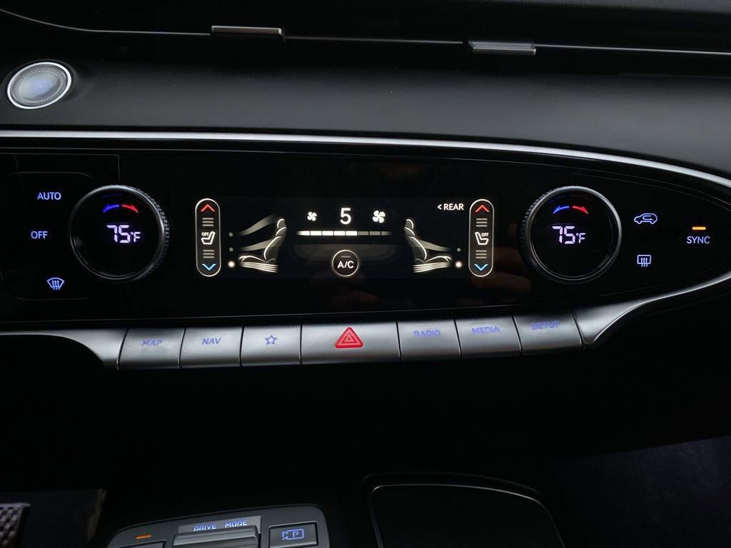 Used 2022 Genesis GV70 2.5T w/ Select Package image 10