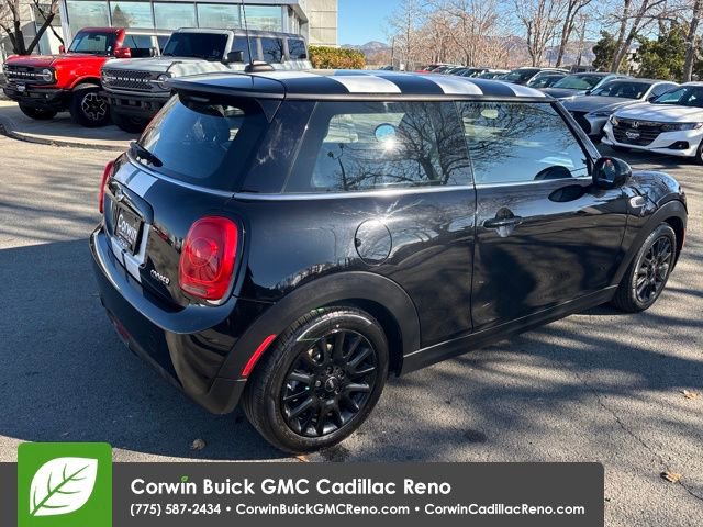 Used 2017 MINI Cooper 2-Door Hardtop image 6