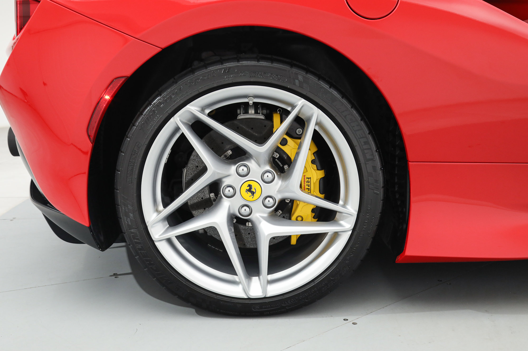 Certified 2021 Ferrari F8 Tributo RWD image 45