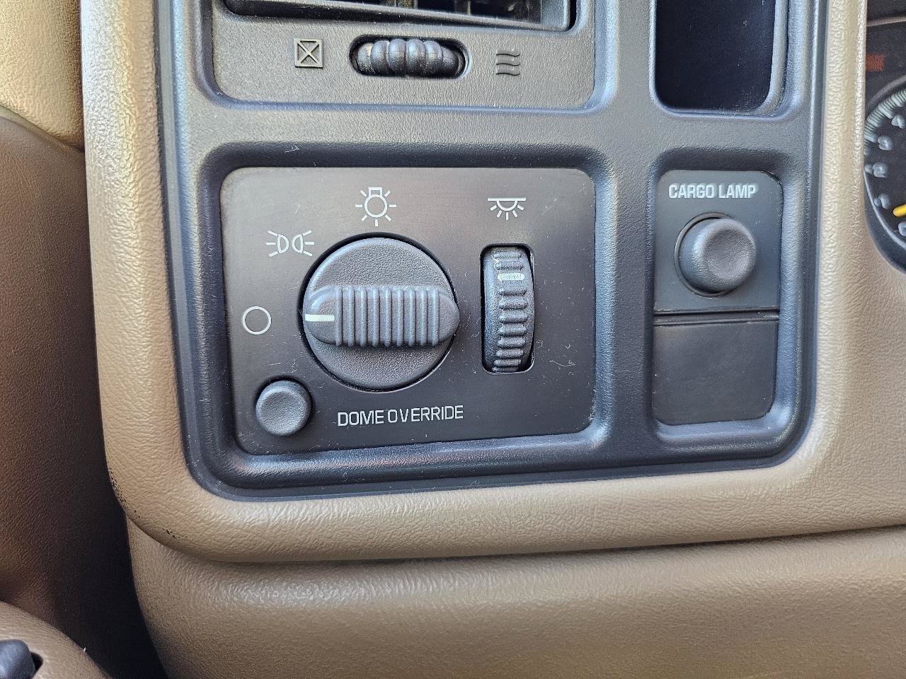 Used 2000 Chevrolet Silverado 1500 LS RWD image 33