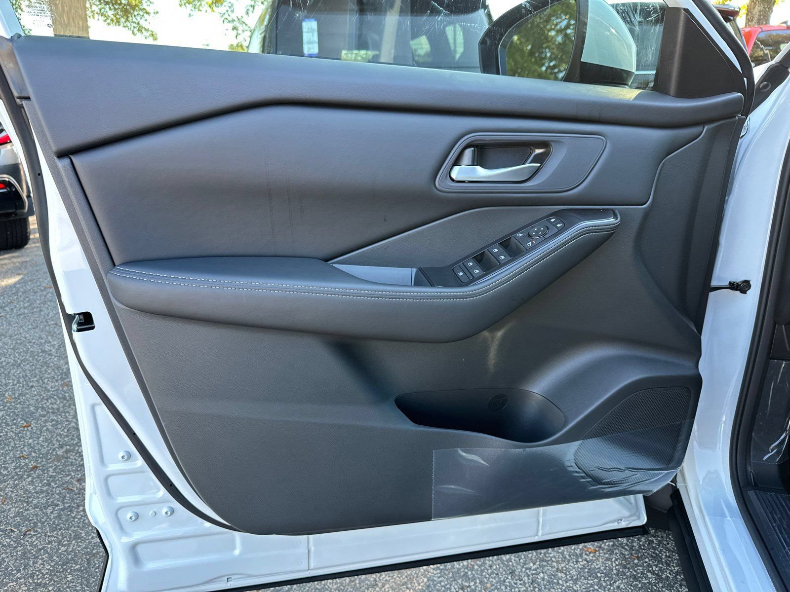 New 2026 Nissan Rogue SV FWD image 10