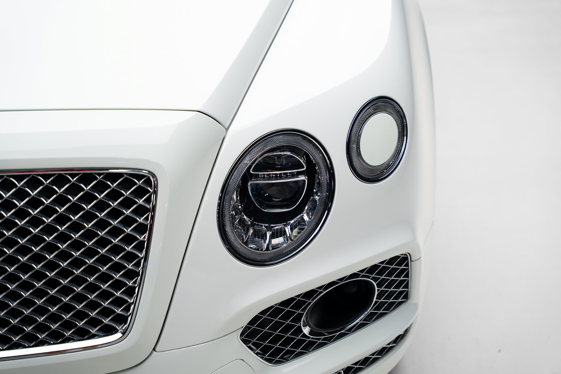 Used 2018 Bentley Bentayga AWD/4WD image 11