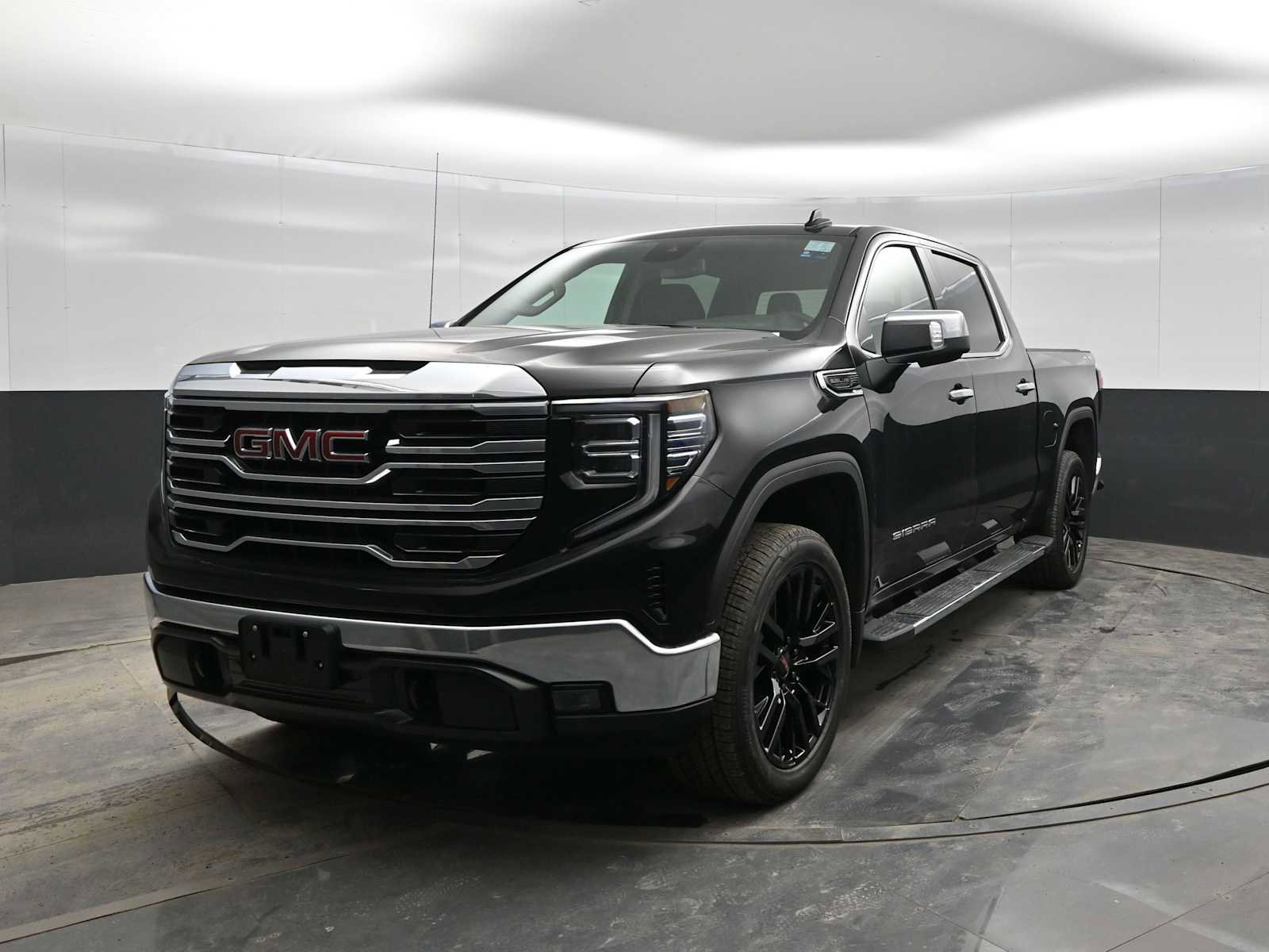 New 2026 GMC Sierra 1500 SLT w/ SLT Premium Package image 4