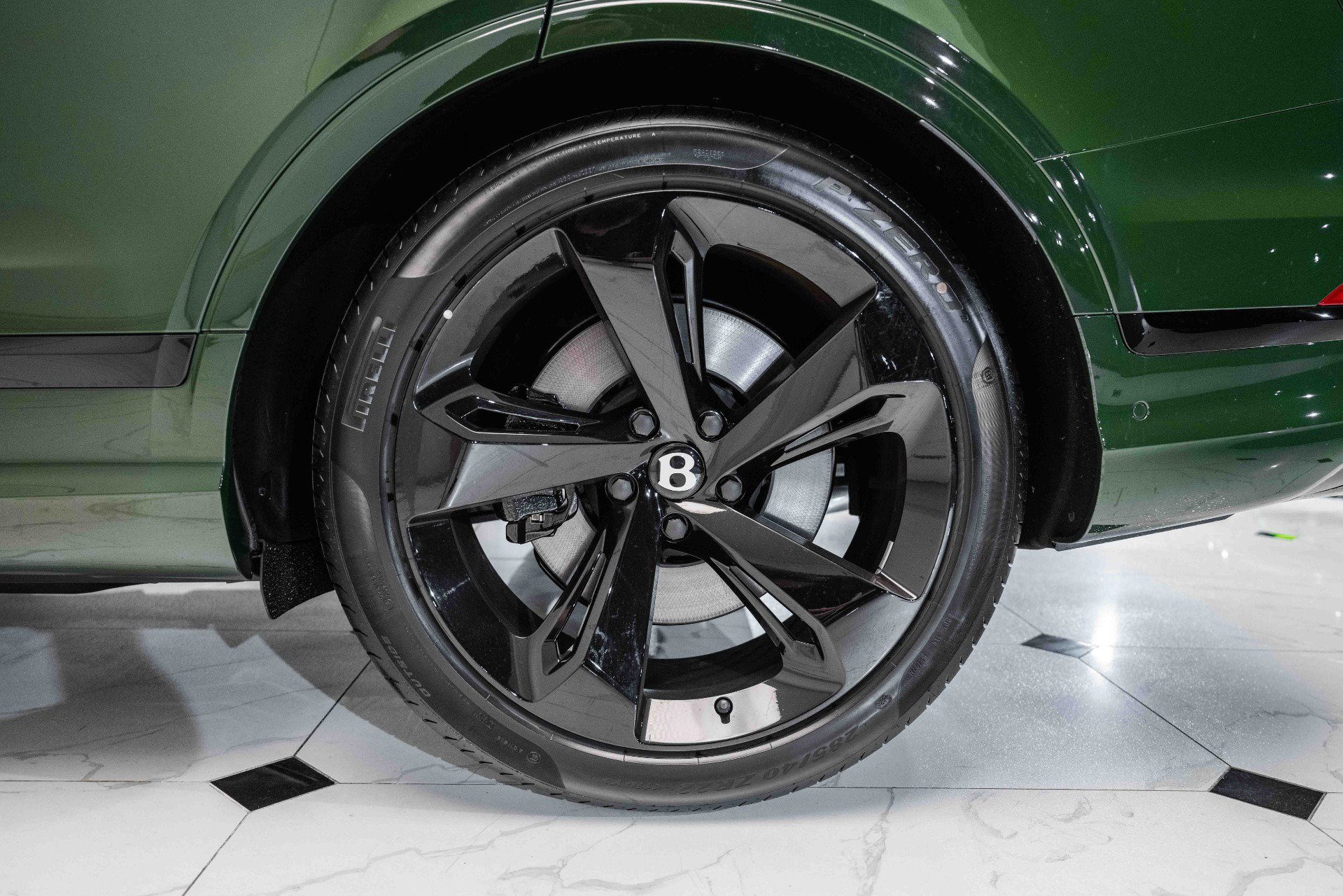 New 2024 Bentley Bentayga Extended Wheelbase image 12