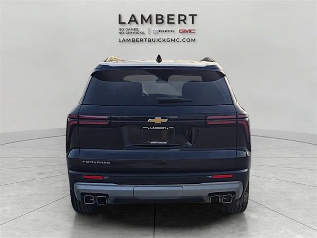 Used 2025 Chevrolet Traverse LT image 4