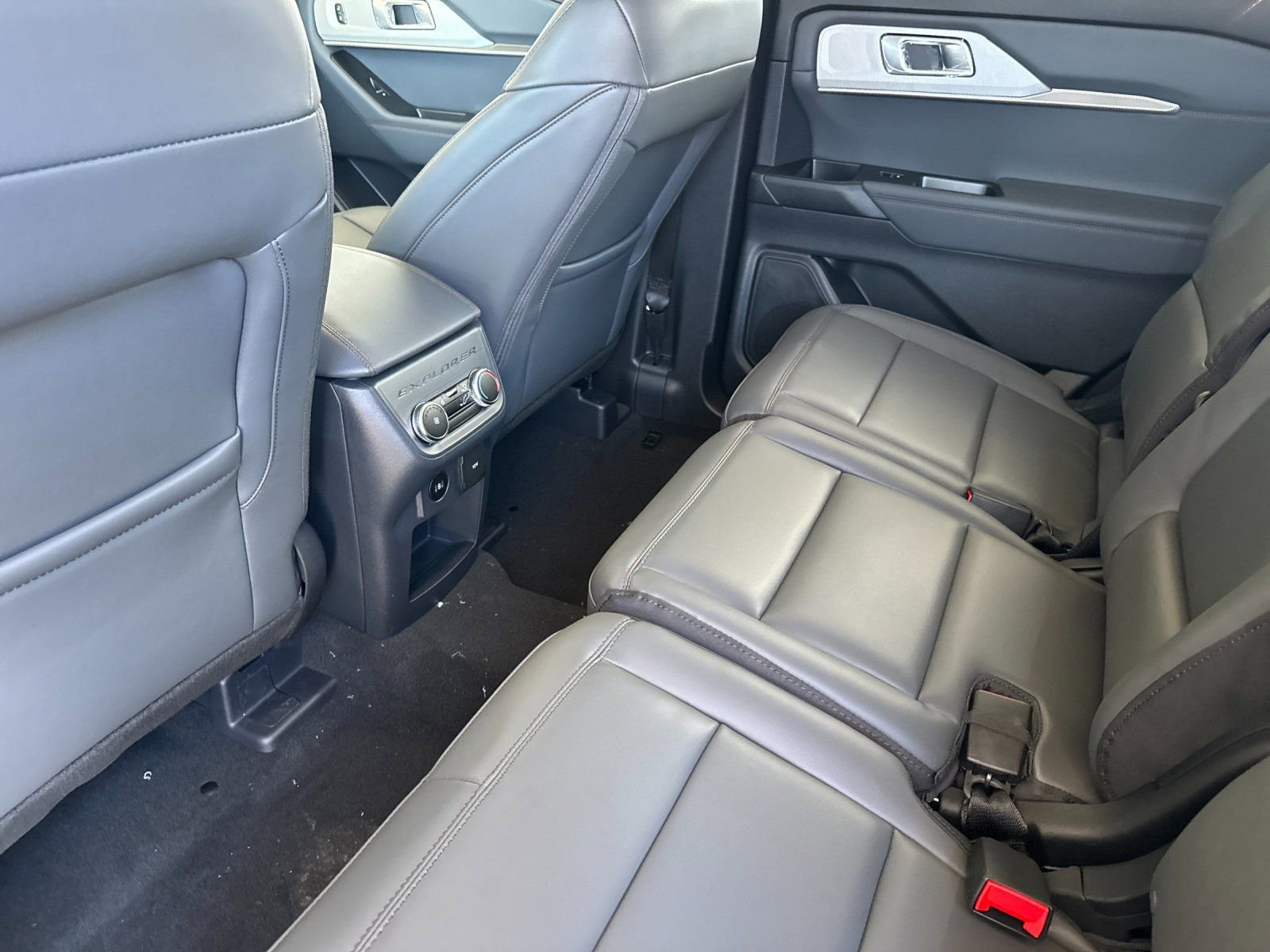 New 2026 Ford Explorer Active w/ Active Comfort Package image 12