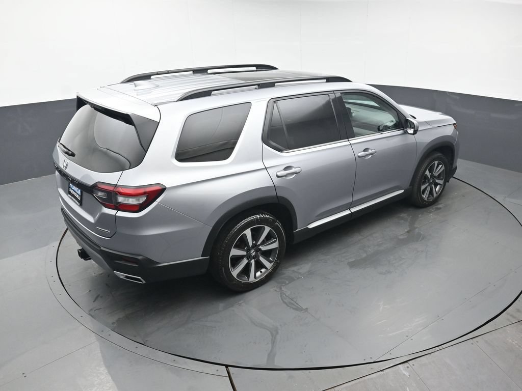 Certified 2025 Honda Pilot Touring image 46