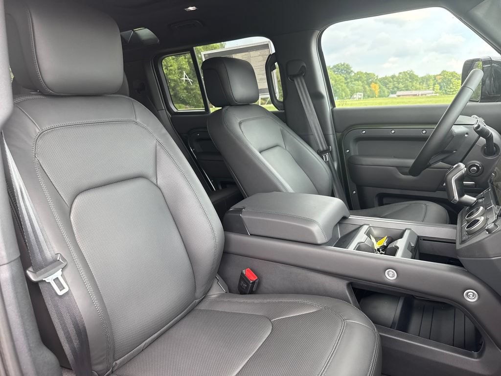 New 2026 Land Rover Defender 110 X-Dynamic SE AWD/4WD image 15