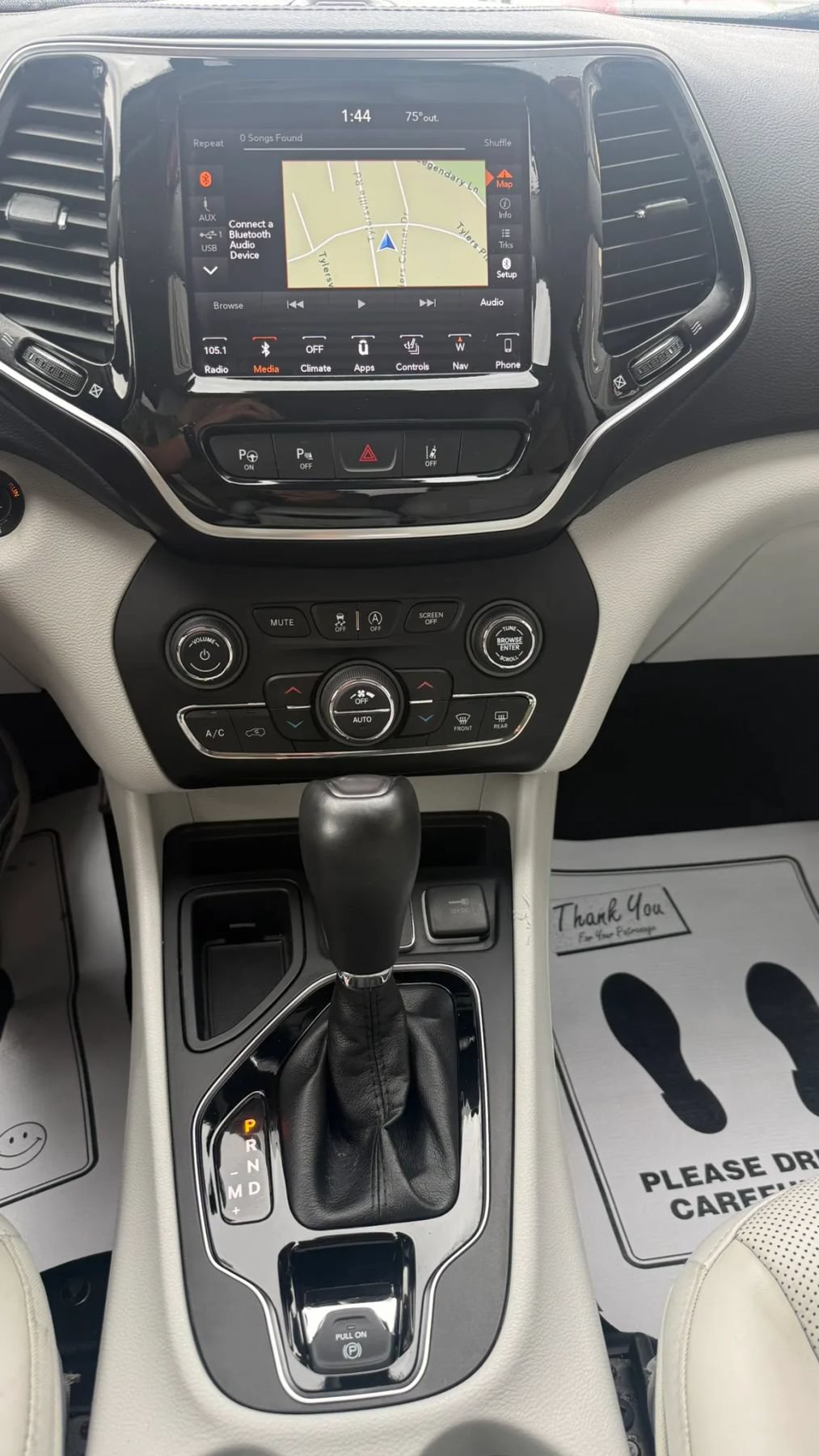 Used 2019 Jeep Cherokee Limited w/ Luxury Group FWD image 17
