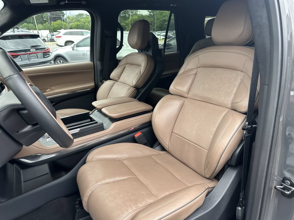 Certified 2026 Lincoln Navigator L Black Label AWD/4WD image 13