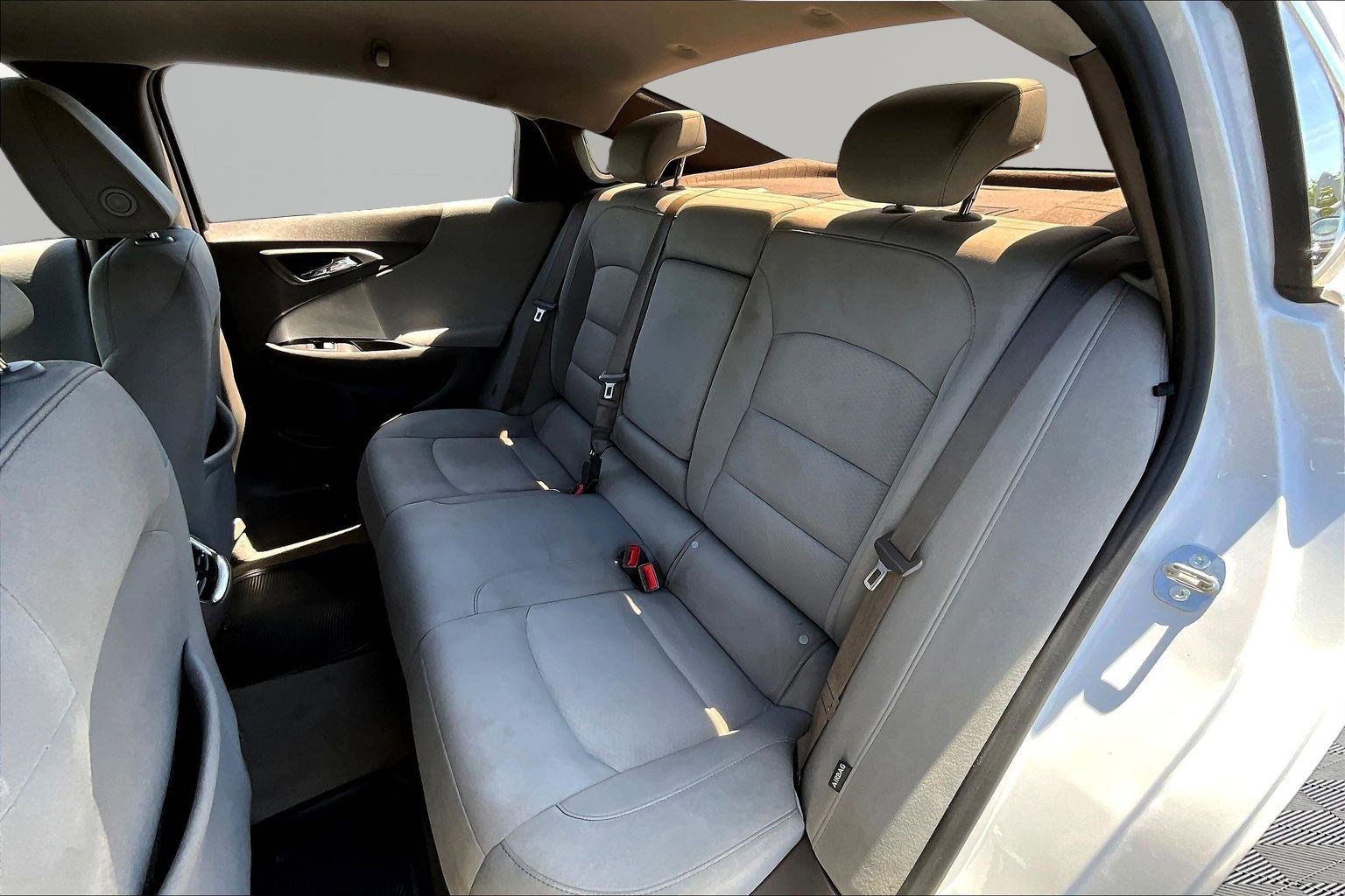 Used 2021 Chevrolet Malibu LT FWD image 20
