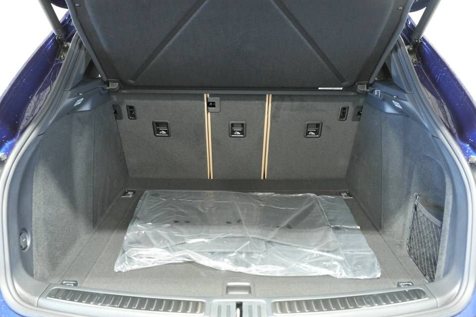 Certified 2026 Porsche Macan AWD/4WD image 28