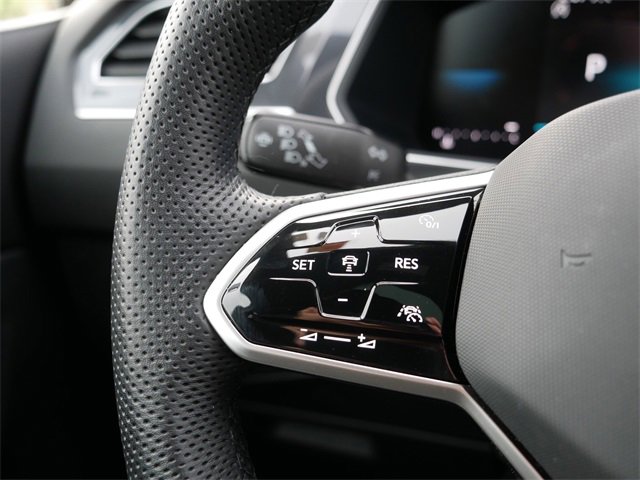 Certified 2024 Volkswagen Tiguan SE R-Line image 25