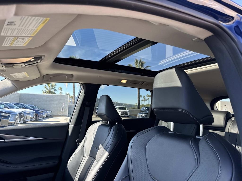 Certified 2025 INFINITI QX60 Luxe image 16