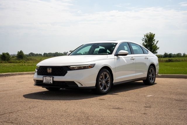 Used 2023 Honda Accord EX image 3