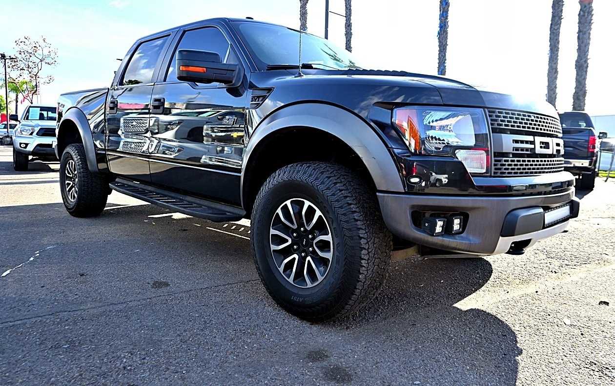 Used 2012 Ford F150 Raptor w/ Raptor Luxury Pkg image 3